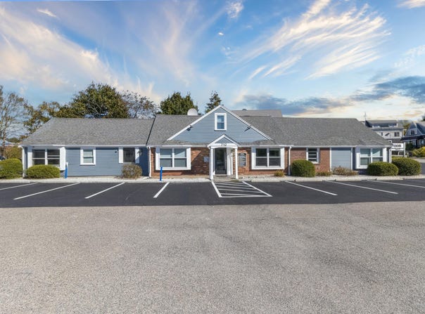 712 Main Street, Hyannis, MA 02601