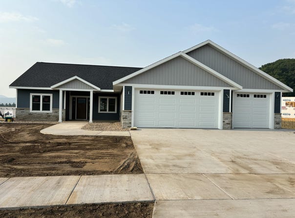 286 Weston Rd, Holmen, WI 54636