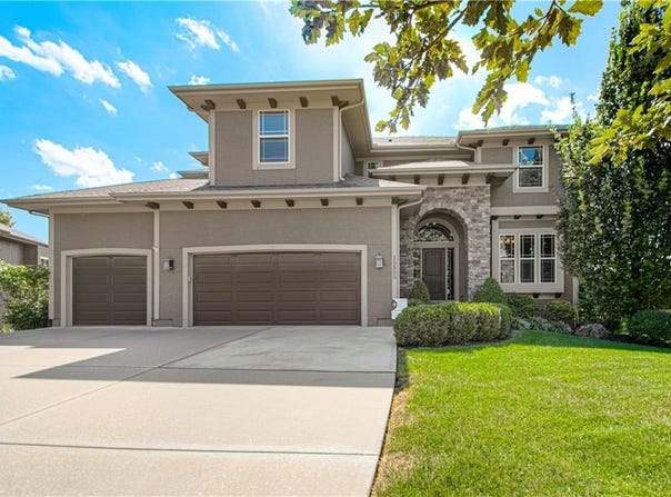 15553 W 163rd Terrace, Olathe, KS 66062