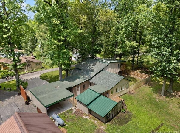 718 Meyers Grove Circle, Clarksville, IN 47129