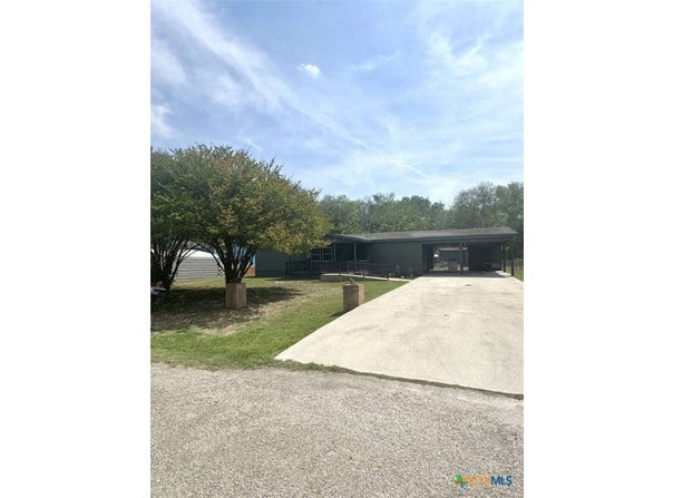 105 Tabler Drive, Seguin, TX 78155