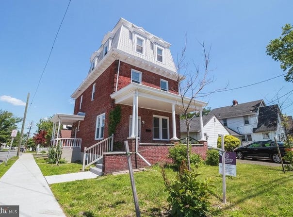 252 PARKWAY, EWING, NJ 08618