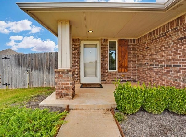 19628 Brookville Drive, Edmond, OK 73012