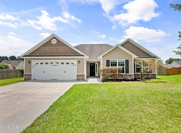 112 Pembury Way, Richlands, NC 28574
