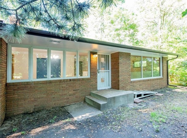 888 Highway 36 W, Roseville, MN 55113