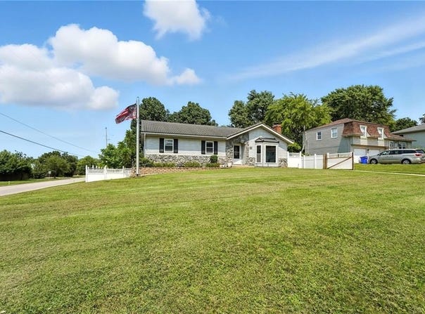 500 E Harold Street, Olathe, KS 66061