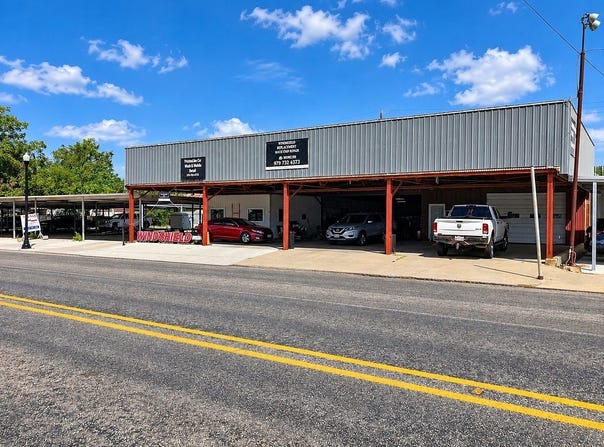 102 West Main Street, Weimar, TX 78962