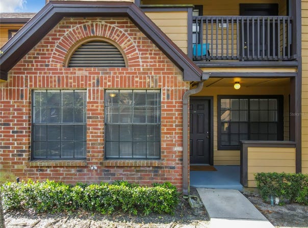 320 FORESTWAY CIRCLE, ALTAMONTE SPRINGS, FL 32701