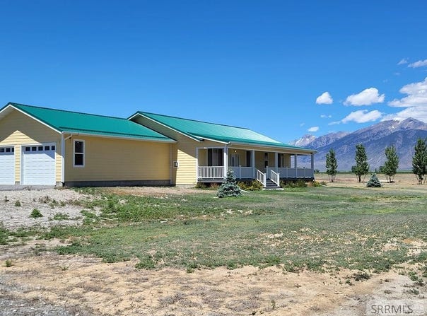 3885 N 3580 W, Mackay, ID 83251
