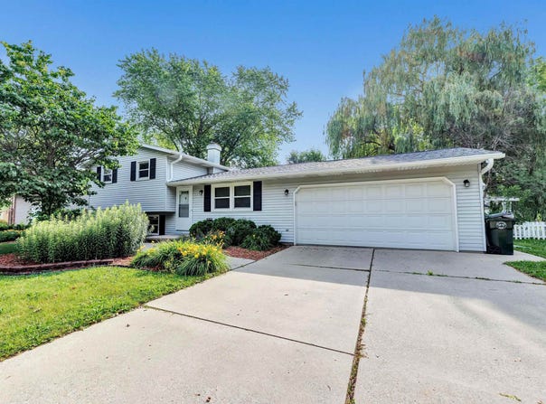 1187 ROBIN Street, DE PERE, WI 54115-3132