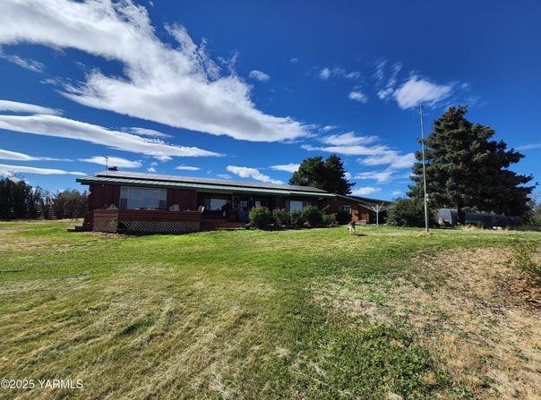 13520 Fisk Rd, Yakima, WA 98908