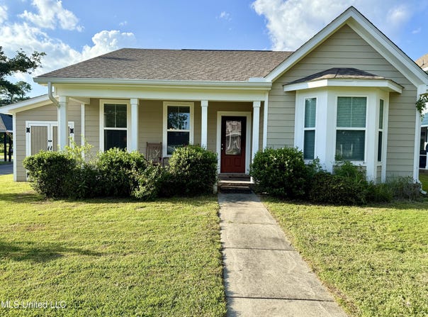 1 Sweetgrass Lane, Ocean Springs, MS 39564