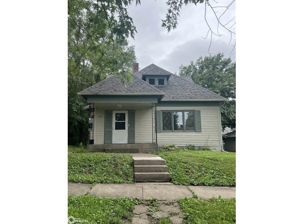 523 N B Street, Oskaloosa, IA 52577