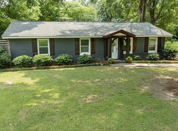 4032 MEADOWVIEW CIRCLE, VESTAVIA HILLS, AL 35243