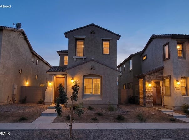 1944 N 77TH Glen, Phoenix, AZ 85035