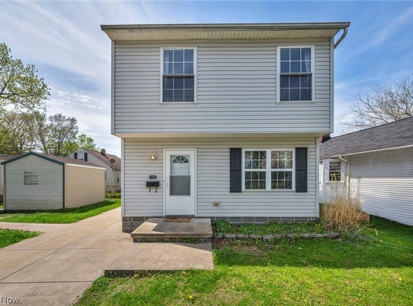 1086 Peach Boulevard, Willoughby, OH 44094