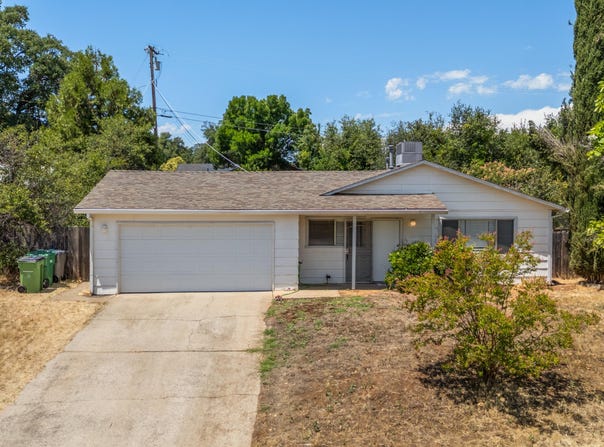 1310 Hemlock Avenue, Anderson, CA 96007