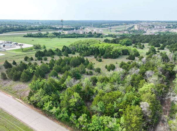 College  Ave, Guthrie, OK 73044