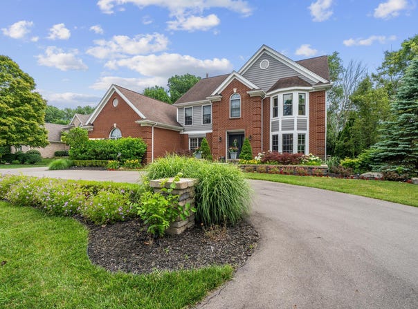 16124 Maplewood Court, Northville, MI 48168