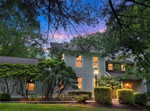 1067 HEARTSEASE DR, WEST CHESTER, PA 19382