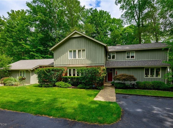 33 Cascade, Chagrin Falls, OH 44022