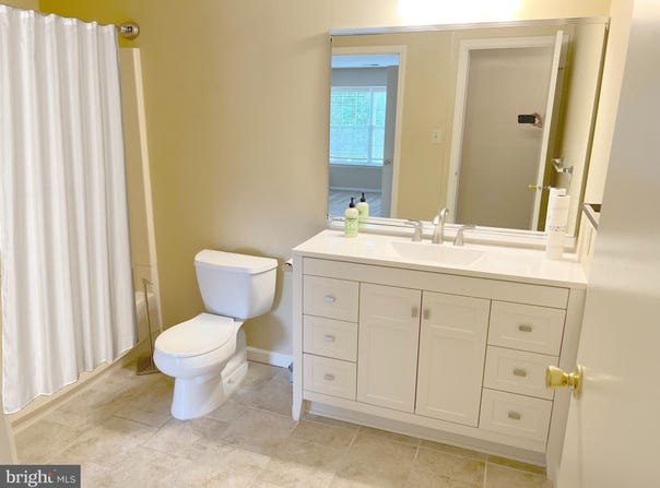 402 BEDFORD COURT, QUAKERTOWN, PA 18951