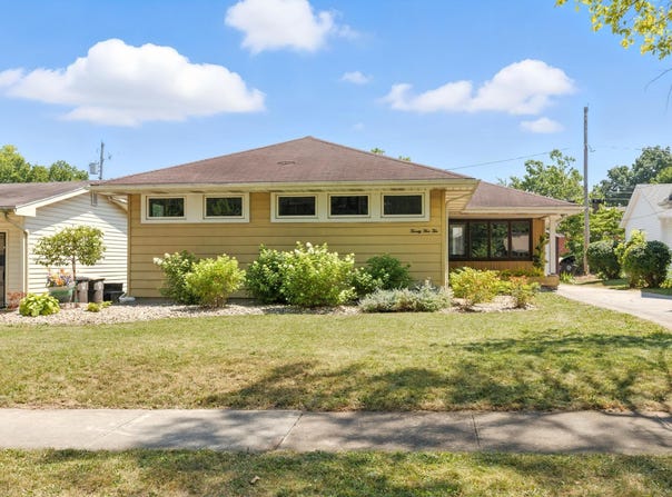2510 Stanford Avenue, Fort Wayne, IN 46808-1964