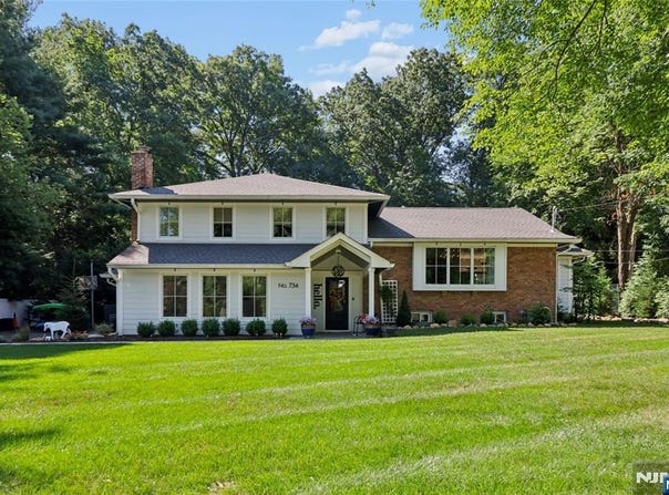 734 Willow Run, Wyckoff, NJ 07481