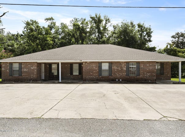 610 W Oak Drive, Gulfport, MS 39507