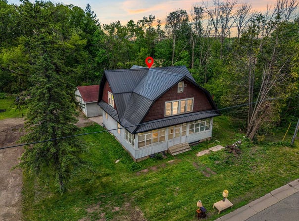 10462 E HIGHWAY 22, GILLETT, WI 54124