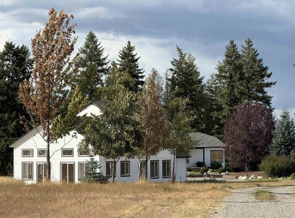 8515 E Orchard Bluff Rd Rd, Chattaroy, WA 99003
