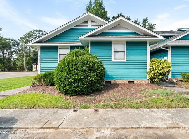 10167 Creekside Drive SE, Leland, NC 28451