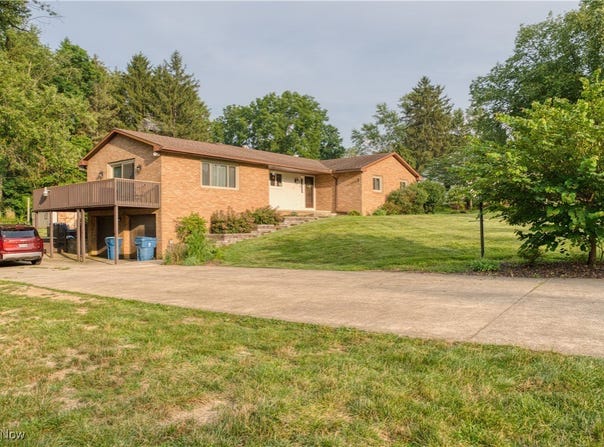 620 High Street NE, Canal Fulton, OH 44614