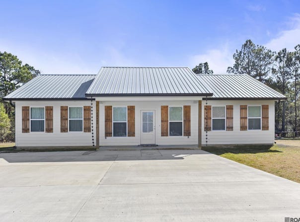26400 Ponchatoula Dr, Springfield, LA 70462