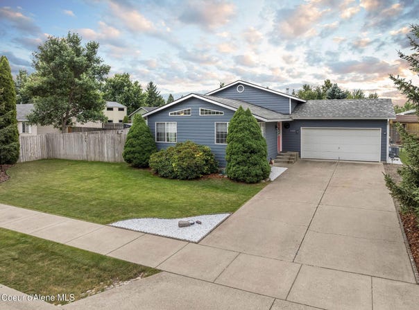 8322 W OREGON ST, Rathdrum, ID 83858