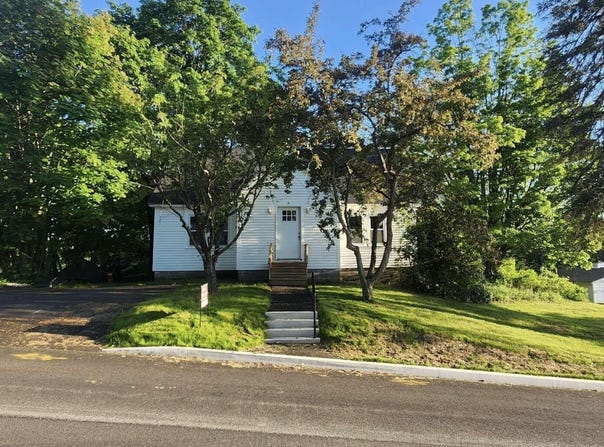 14 Highland Avenue, Augusta, ME 04330