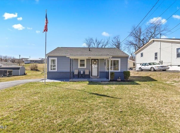 916 Clark Street, Bristol, VA 24201