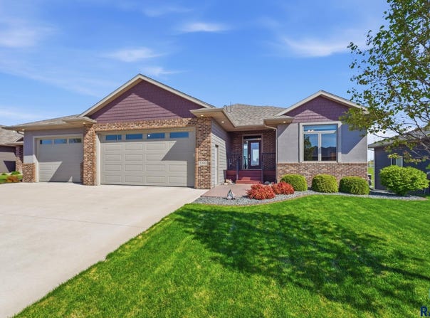 5300 E Harmodon St, Sioux Falls, SD 57110