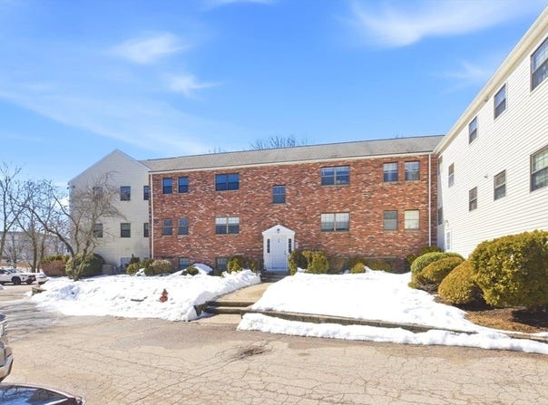 8 Jackson St, Quincy, MA 02169