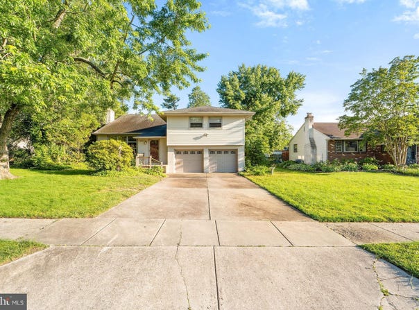 121 MEETING HOUSE LANE, CHERRY HILL, NJ 08002