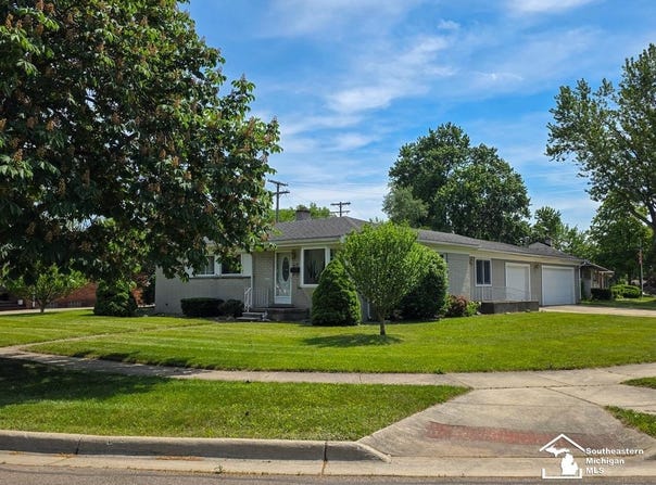 419 Richards Drive, Monroe, MI 48162