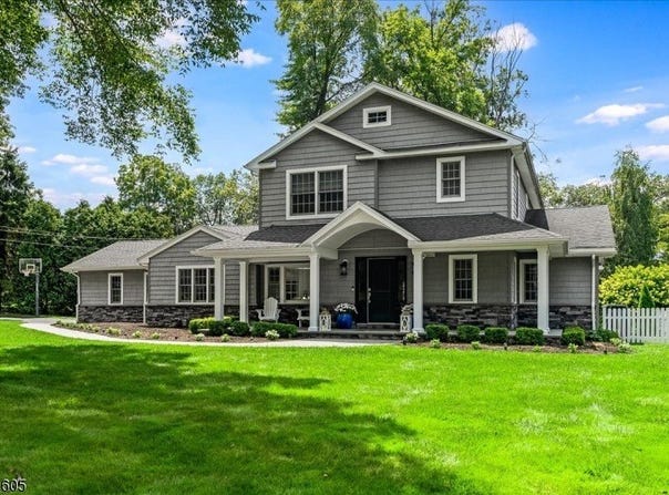 15 Birch Hill Dr, Hanover Twp., NJ 07981-1932