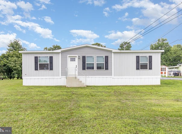 12 LEBANON VALLEY COURT, LEBANON, PA 17046