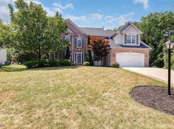 22140 Woodfield Trail, Strongsville, OH 44149