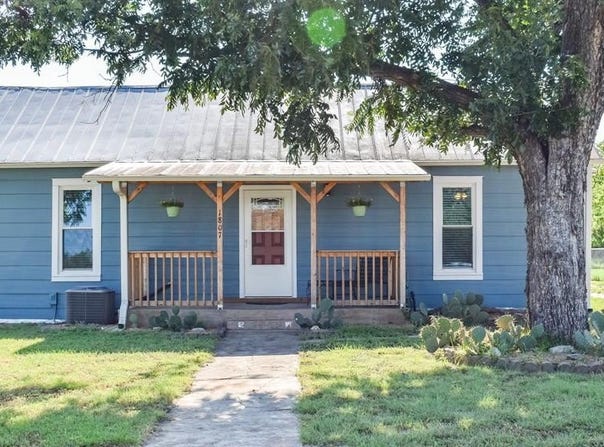 1807 S Bradley, Brady, TX 76825