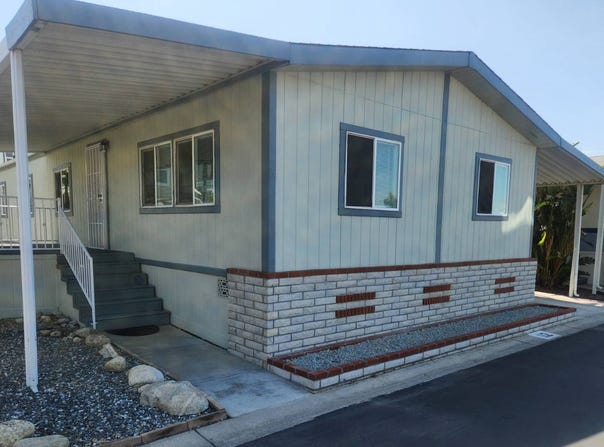 2140 Mentone Blvd, Mentone, CA 92359