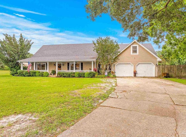 2803 Venetian Way, Gulf Breeze, FL 32563