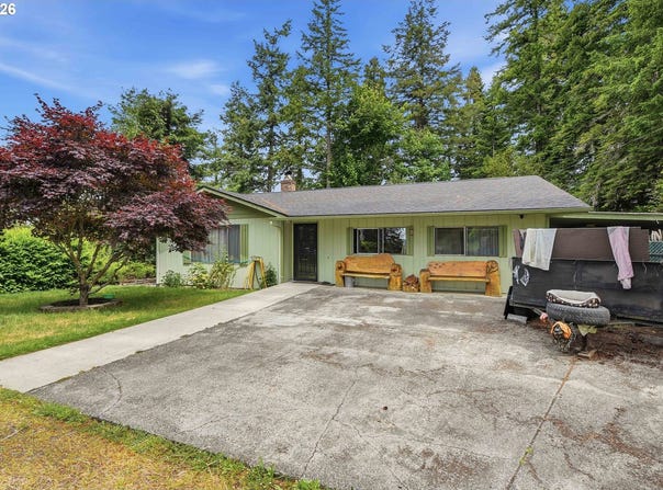 1945 HAZEL St, MyrtlePoint, OR 97458