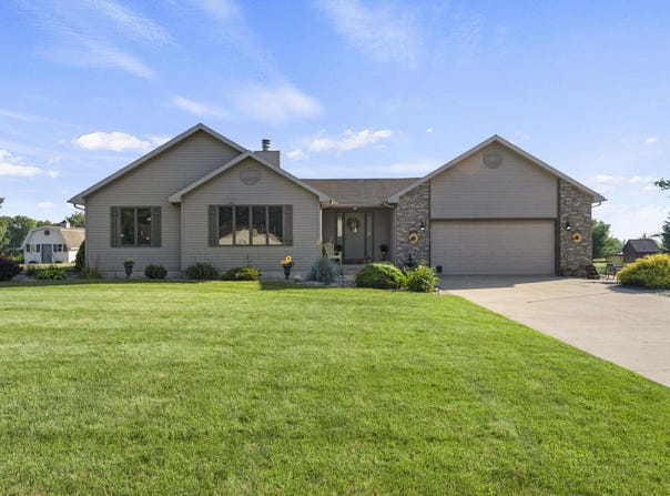 1820 N Etna Road, Columbia City, IN 46725