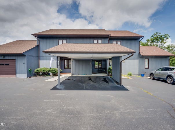 151 Woodcrest Lane Lane, Bristol, VA 24201